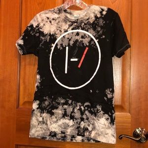 Twenty One Pilots Clique Symbol Tee